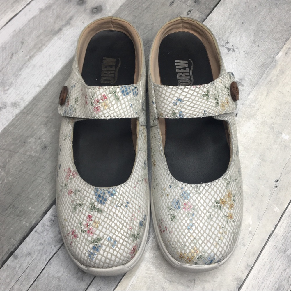 DREW Juniper Orthopedic Shoes White Floral Snake